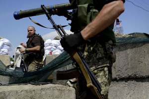 В Луганской области боевики обстреляли санитарный автомобиль