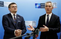 Кулеба похвалив генсека НАТО за зусилля зробити саміт у Вільнюсі успішним для Києва