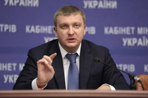 Минюст будет рассматривать высылку Саакашвили только в Грузию