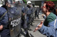 Греция отмечает День независимости парадами и протестами