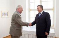 Янукович встретился с президентом Чехии