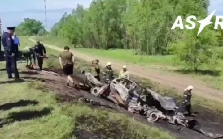 У Росії пенсіонер протаранив автобус із військовими, які поверталися з України