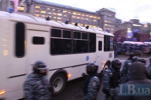 Во Львов едет колонна автобусов "Беркута"