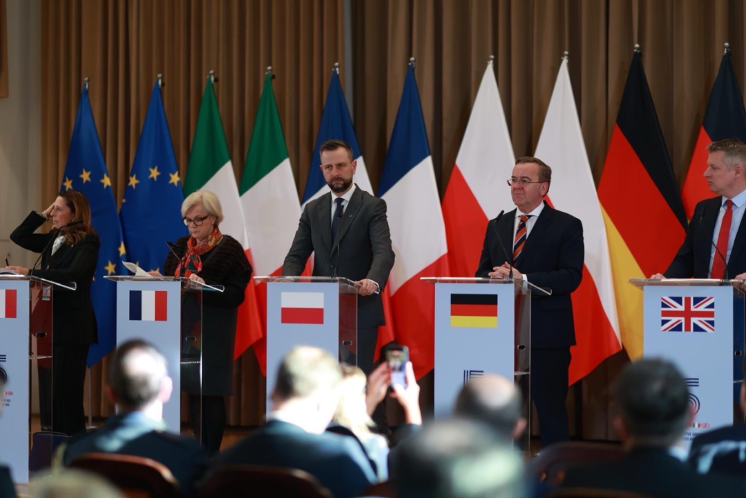 Міністр оборони Німеччини Борис Пісторіус (другий праворуч) під час пресконференції міністрів оборони Європейської групи п’яти заявив про запуск ініціативи <i>LEAP</i>, 18 березня 2026 р.
