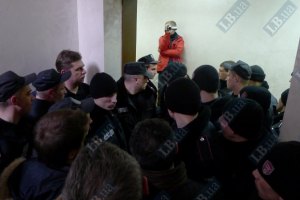 В суде над Луценко произошла потасовка между милицией и депутатами