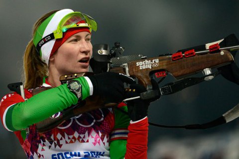 Белоруска Домрачева выиграла спринтерскую гонку на этапе Кубка мира по биатлону в Тюмени (обновлено)