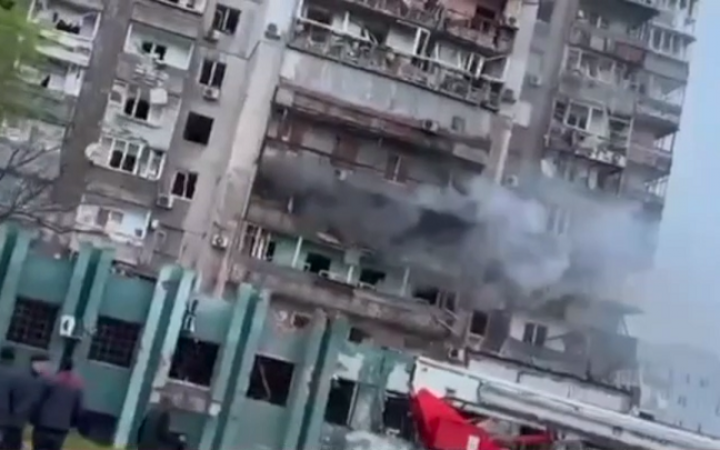 У Маріуполі виникли пожежі через замикання в розтрощених квартирах, – радник мера