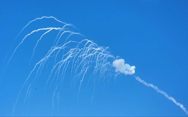 У Києві пролунали вибухи – ППО збила кілька ракет (оновлено)