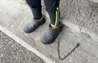 На Кіровоградщині закрили дитячий будинок сімейного типу, де дитину з синдромом Дауна тримали на ланцюзі