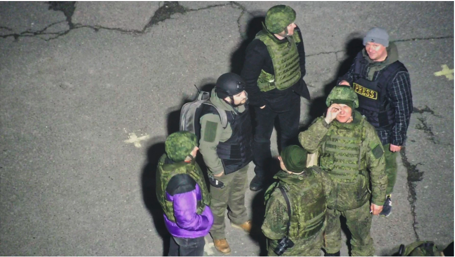 Кадр з фільму 'Спеціальна операція' .