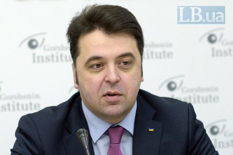 До 2019 року мінімальний оклад держслужбовця повинен становити не менш ніж два прожиткові мінімуми, - Ващенко