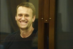 Навального триумфально встретили на московском вокзале
