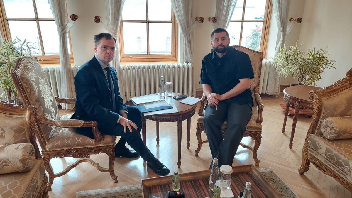 Володимир Мединський та Давид Арахамія під час однієї із зустрічей в рамках переговорів з РФ