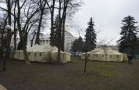 В Мариинском парке снова Антимайдан - ночью поставили палатки, парк оцеплен милицией (ДОБАВЛЕНЫ ФОТО)