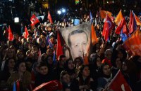 Вибори в Туреччині: в країні другий тур – шанси Ердогана зростають