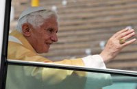 Папа Римский избежал штрафа за езду без ремня безопасности