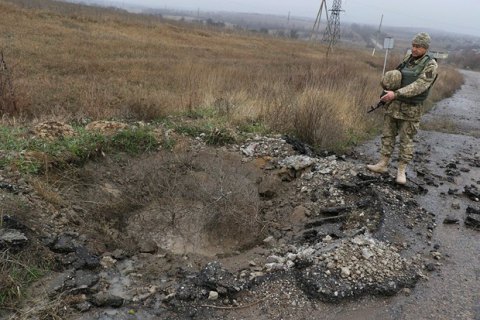 Военный получил ранение при обстреле в Луганской области