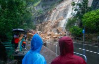 Гонконг і південний Китай борються з повінню, яку принесли рекордні за 140 років дощі