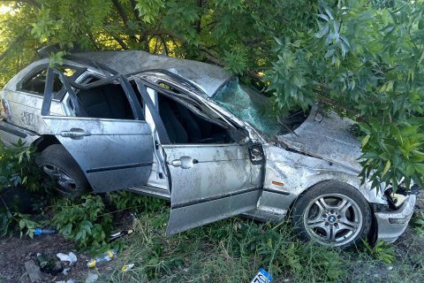 BMW на еврономерах вылетел на тротуар и сбил насмерть маму с ребенком в Запорожье 