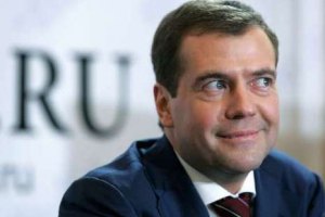 Медведев отрицает "закручивание гаек" в России