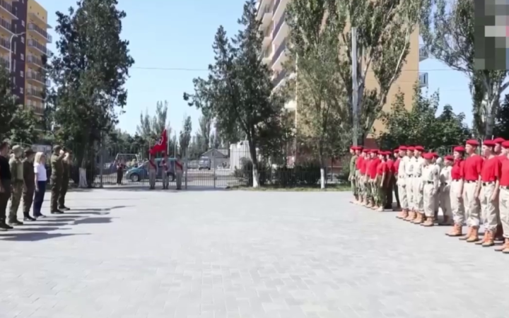 Маріупольських школярів готують до служби в російській армії, – міськрада Маріуполя