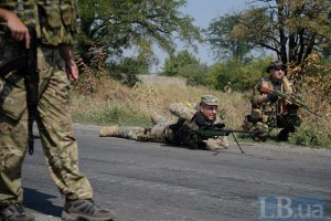 Военные на Донбассе отразили три атаки