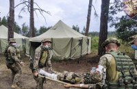 Оккупанты на Донбассе ранили военного, он - в тяжелом состоянии