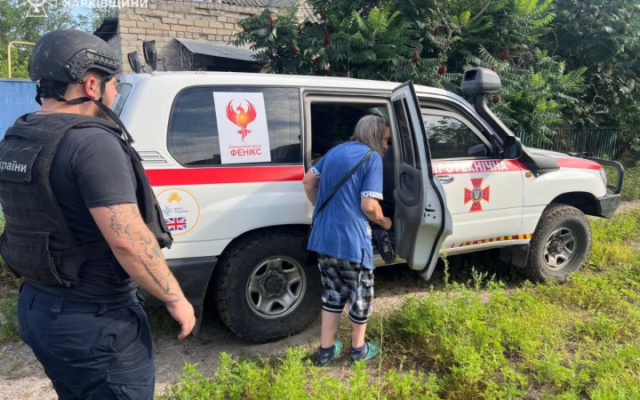 Рятувальники евакуювали з-під обстрілів трьох мешканців Куп'янська на Харківщині