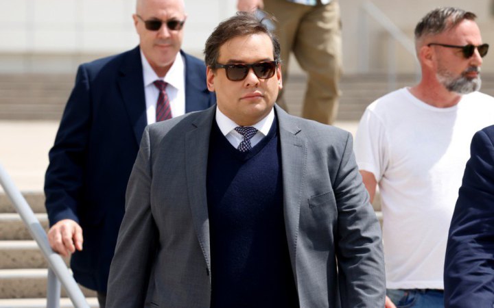 Трамп пом'якшив вирок ексконгресмену Сантосу, засудженому за шахрайство