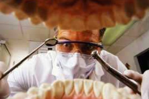 У Київській області стоматолог зламала пацієнтові щелепу