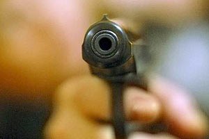 Киянин поранив людину за відмову поступитися місцем жінці
