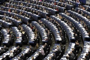 Україною керують олігархи, - євродепутати