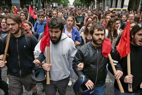 В Афинах из-за забастовки остановлена работа метро (Обновлено)