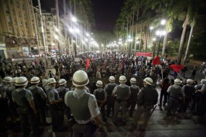 Бразилія: поліція закликала туристів не перешкоджати пограбуванням під час ЧС-2014