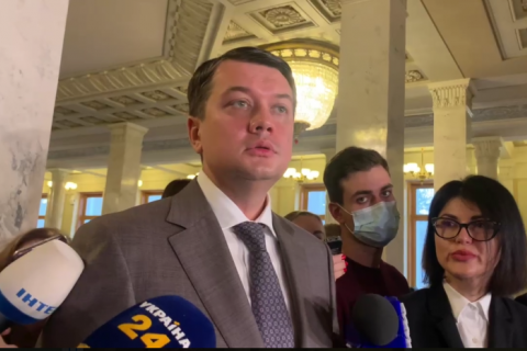 Разумков прокомментировал выход члена его МФО из фракции "Слуга народа"