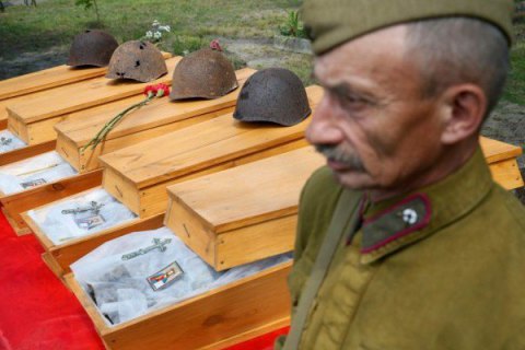 В Киевской области перезахоронили шестерых солдат Красной армии