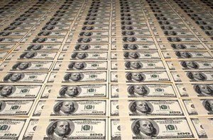Арбузов за месяц потерял $2,4 млрд валютных резервов