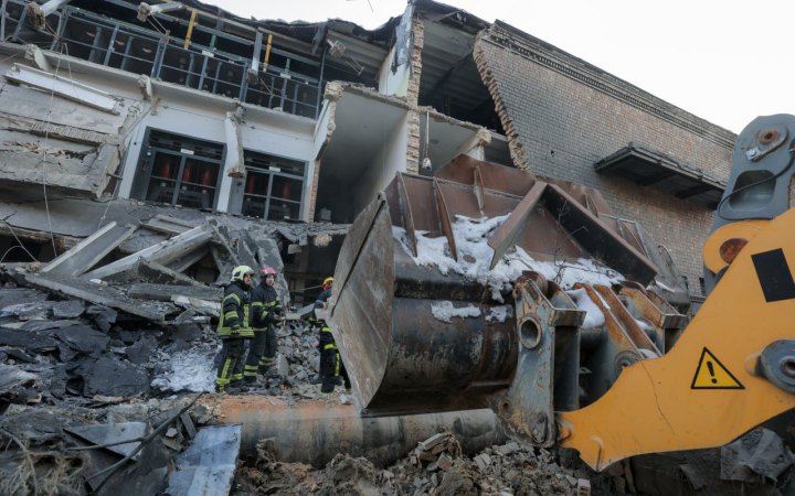 Шмигаль: у столиці збільшать кількість бригад, що працюють над відновленням світла й тепла