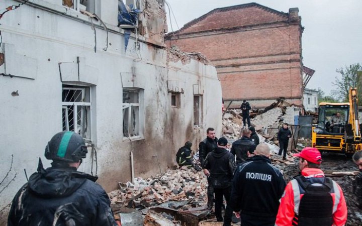 Учора ворог обстріляв 17 населених пунктів Харківщини: загинули дві жінки