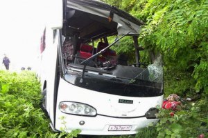 В Крыму автобус с туристами попал в серьезную аварию