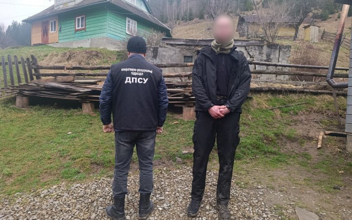 Прикордонники врятували дніпрянина, який шість днів блукав горами, щоб потрапити в Румунію