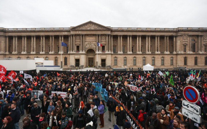 Конституційна рада Франції скасувала праві норми закону про мігрантів
