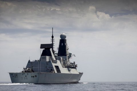 Корреспондент BBC, находящийся на борту британского эсминца, рассказал об атаке россиян 