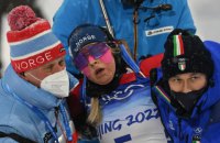Норвежская чемпионка мира по биатлону обратилась к фанатам после потери сознания на финише гонки на Олимпиаде