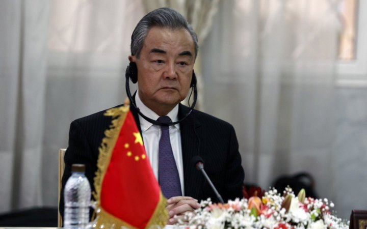 Китай закликає Іран забезпечити безпеку судноплавства в Ормузькій протоці