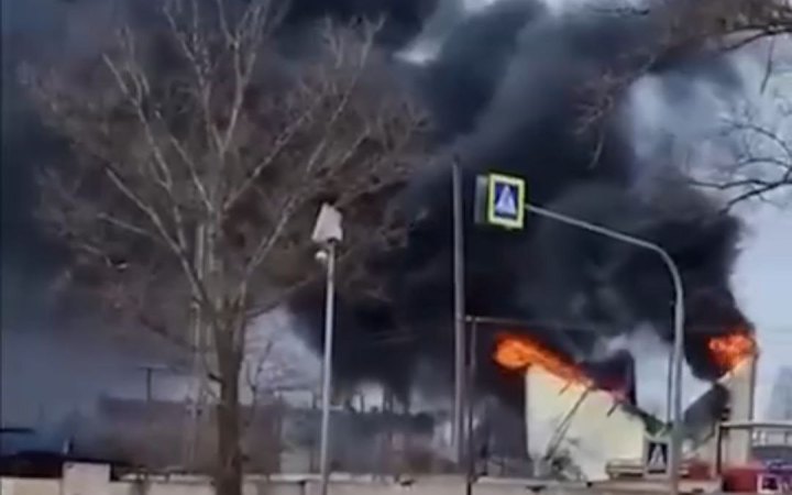 Пожежа на російській нафтобазі – це результат роботи безпілотників ГУР