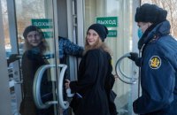 Участницу Pussy Riot приговорили к году ограничения свободы за поддержку Навального