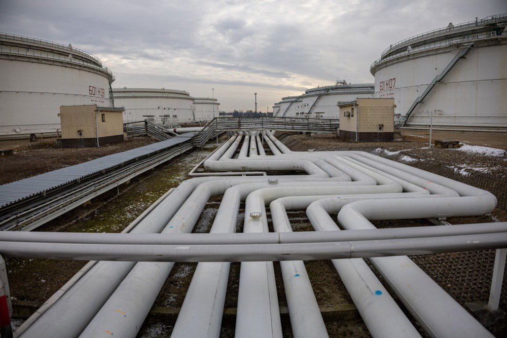 Резервуари зберігання та трубопроводи Центрального нафтосховища країни, яка експлуатується компанією Mero CR, поблизу
Нелагозевеша, Чеська Республіка, 14 січня 2025 року. Mero CR, яка володіє та експлуатує чеську частину нафтопроводу «Дружба» та нафтопроводу IKL, завершила технічні роботи, що дозволили Чеській
Республіці перейти на постачання нафти через нафтопроводи TAL та IKL. 