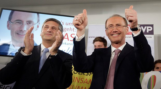 Кандилат от OEVP Отмар Карас (справа) рядом с австрийским вице-канцлером Михаэлем Шпинделеггером