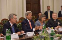 Керри: пять стран работают над помощью Украине летальным вооружением